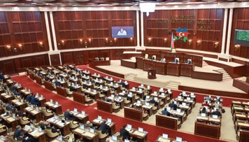 bas-nazir-milli-meclisde-hesabat-verir-yenilenib